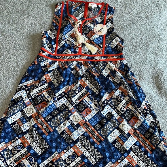 Hayden Los Angeles Dresses & Skirts - Chic Geometric Patterned Sleeveless Dress size medium